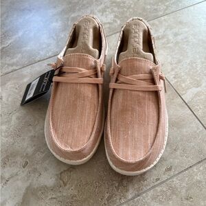 NWT Women’s Hey Dude Wendy Size 7 Sparkling Rose Gold
